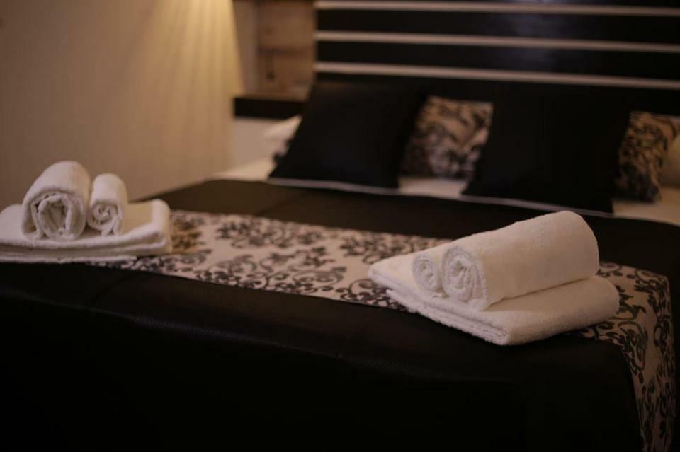 Bottai Apartment Syracuse ภายนอก รูปภาพ