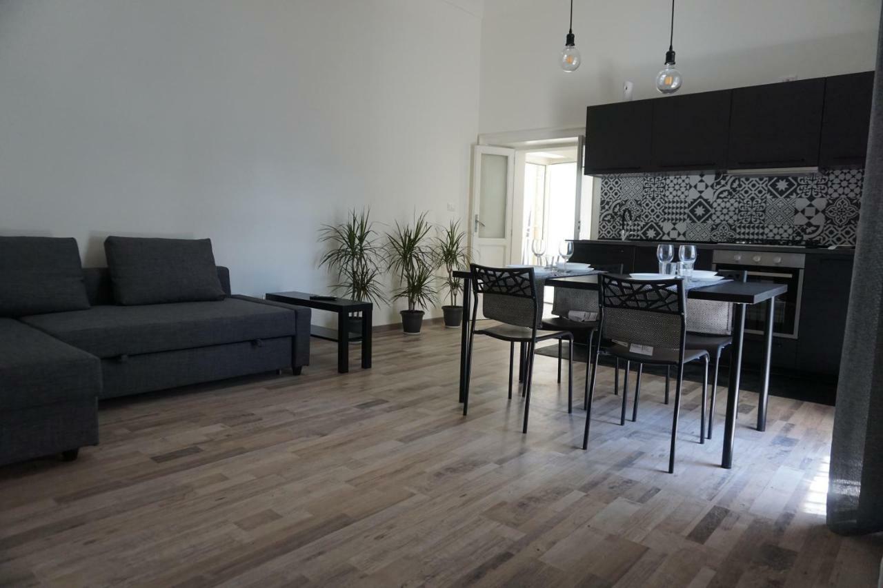 Bottai Apartment Syracuse ภายนอก รูปภาพ