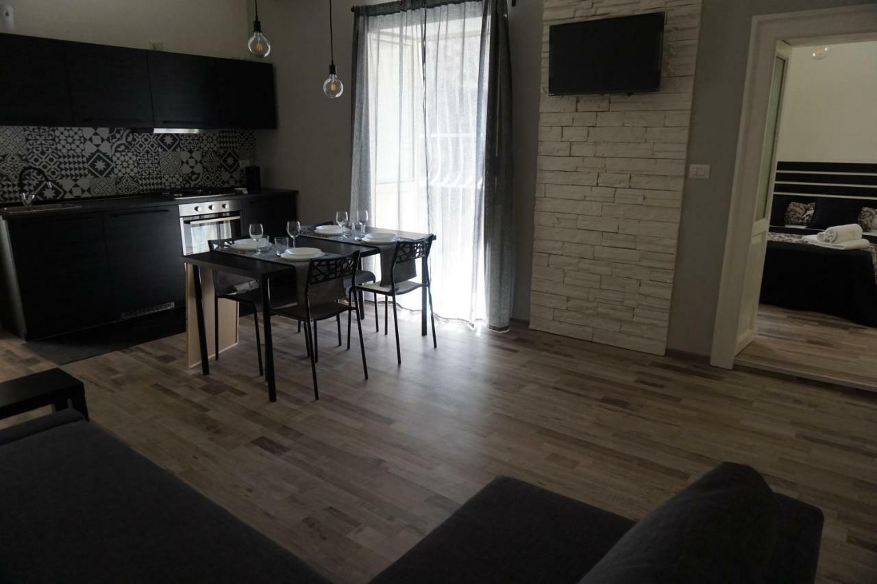 Bottai Apartment Syracuse ภายนอก รูปภาพ