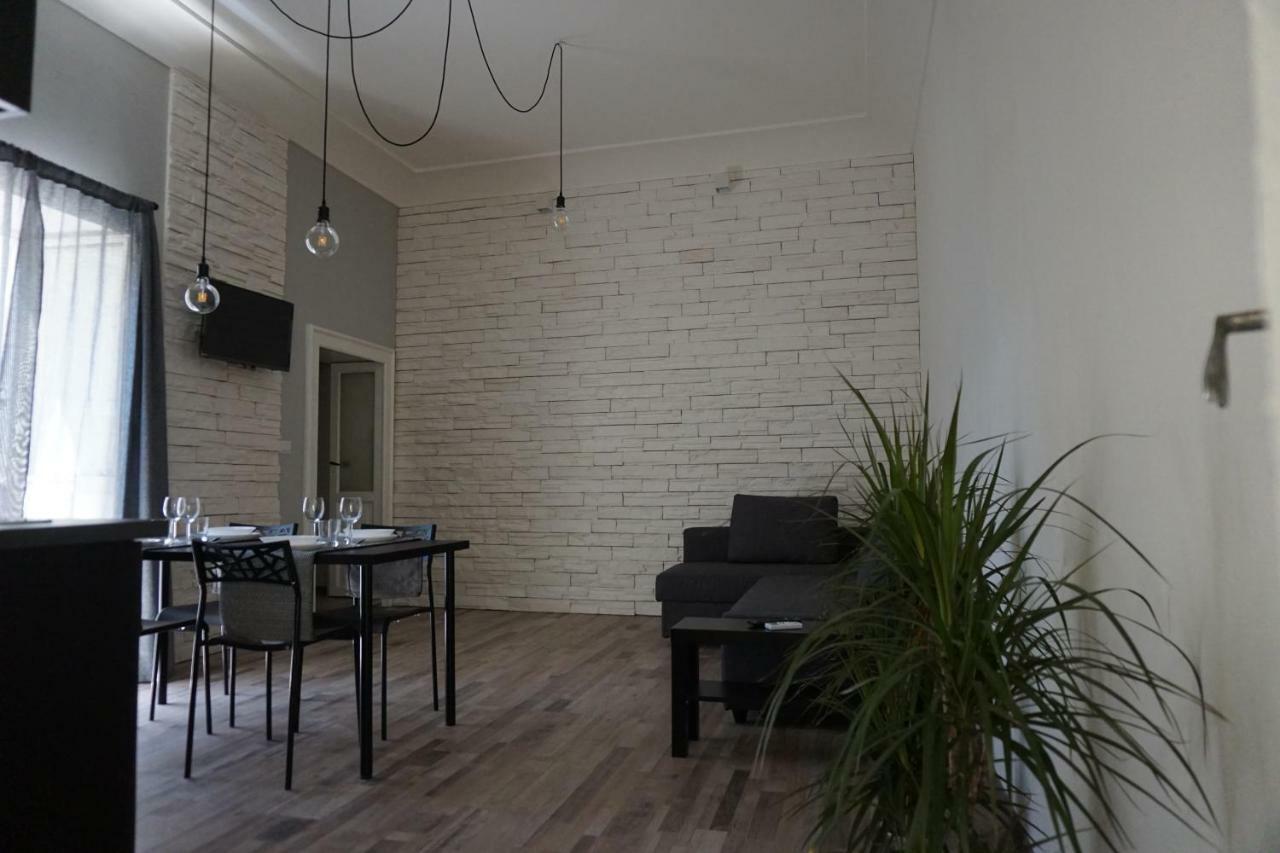Bottai Apartment Syracuse ภายนอก รูปภาพ