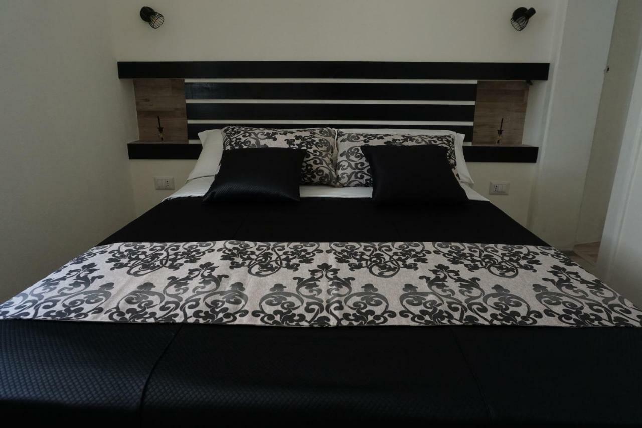 Bottai Apartment Syracuse ภายนอก รูปภาพ