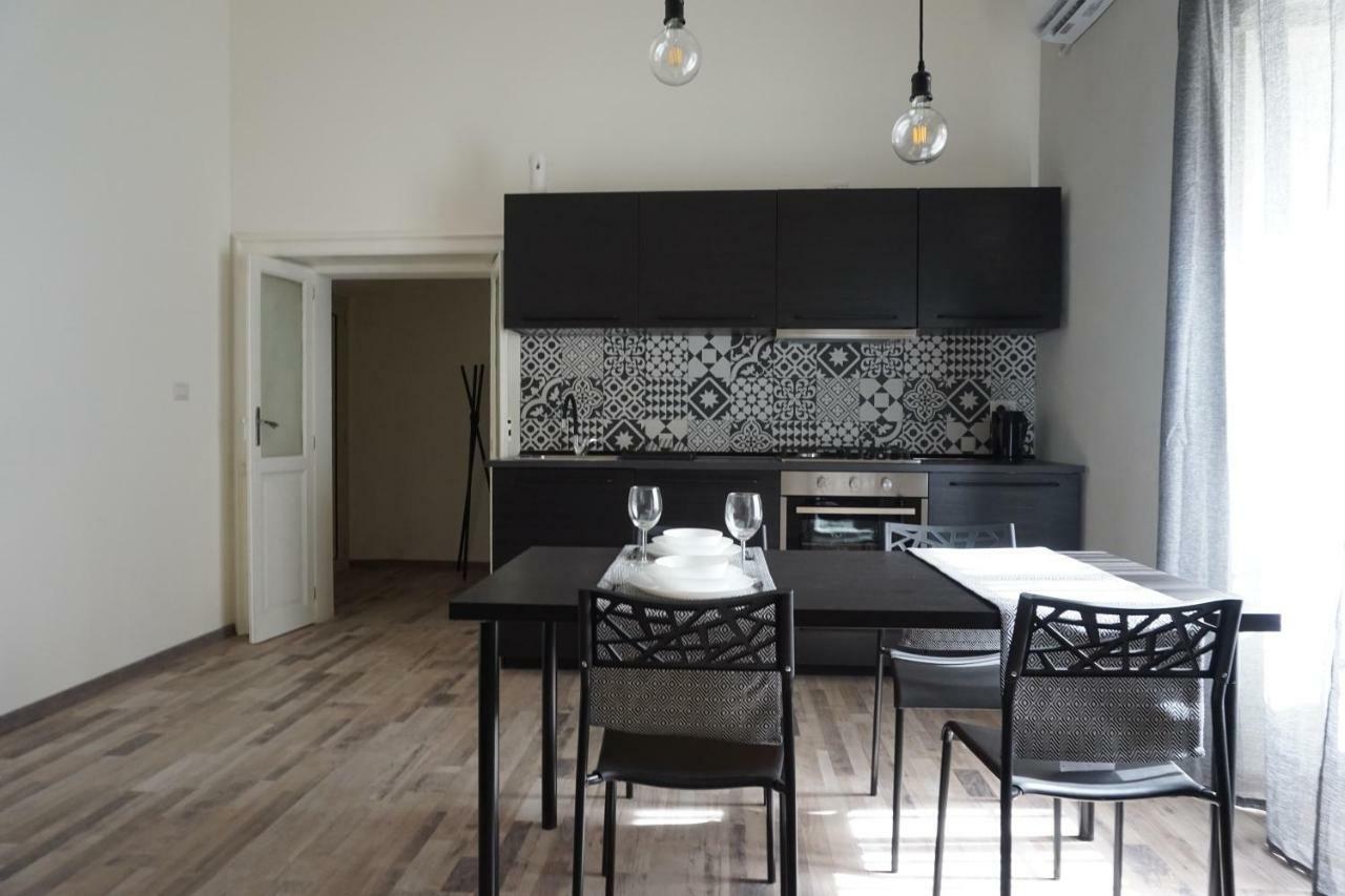 Bottai Apartment Syracuse ภายนอก รูปภาพ